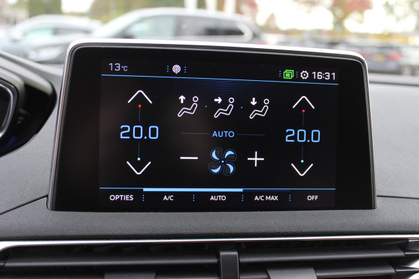 Peugeot 5008 1.2 PureTech Blue Lease Premium 7p. / 1e Eign. / Camera / Leder / CarPlay / 19'' / Elektr. best.stoel / Stoelverwarming / DAB / Cruise Control