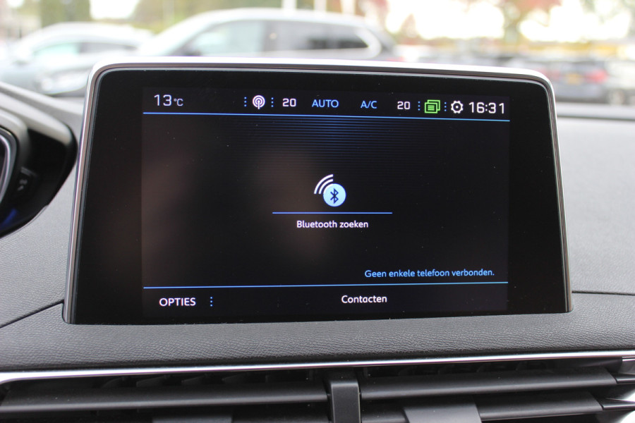 Peugeot 5008 1.2 PureTech Blue Lease Premium 7p. / 1e Eign. / Camera / Leder / CarPlay / 19'' / Elektr. best.stoel / Stoelverwarming / DAB / Cruise Control