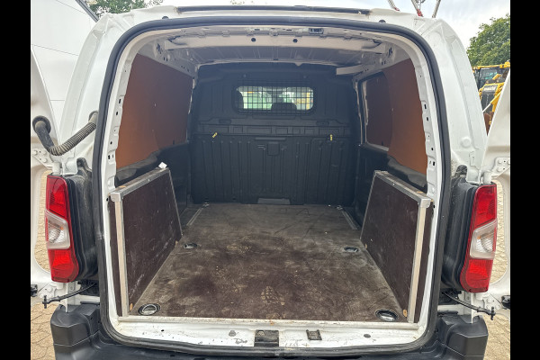 Toyota ProAce City 1.2 110PK **Benzine** L1 Navigatie Climate control Camera Carplay Cruise control Parkeersensoren v+a Gasoline Benzin