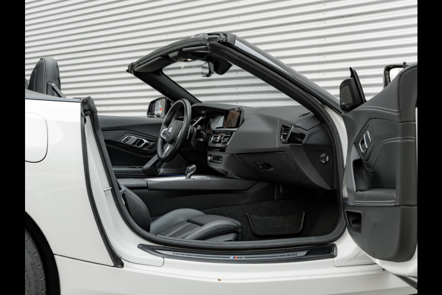 BMW Z4 Roadster sDrive20i M-Sport - Harman Kardon - Driving Assistent - Stuurwielverwarming