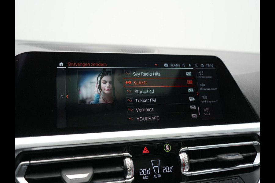 BMW 3 Serie Touring 320i M Sport Perfomance Parts 184pk | Panodak | Adaptive Cruise | Laser LED | Sportuitlaat Kleppen Besturing | Lederen Sportstoelen Verwarmd | Sfeerverlichting | Apple Carplay | 20"L.M | Navigatie | DAB |