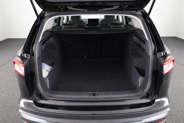 Škoda Enyaq Selection 170pk | Navigatie | Parkeersensoren | Achteruitrijcamera | Lichtmetalen velgen 19" | Verwarmbare voorstoelen | Dode hoek detectie