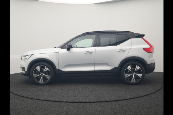 Volvo XC40 T5 Ultimate Dark PHEV 262pk Dealer O.H | SOH 89,2% | Trekhaak Af Fabriek | Panodak | Adaptive Cruise | 360 Camera | Harman / Kardon | Alcantara Sportstoelen Memory & Verwarmd | Stuur Verwarmd | Blis | Keyless | Apple Carplay | Navigatie | DAB | 19"L.M | Plug In Hybrid |