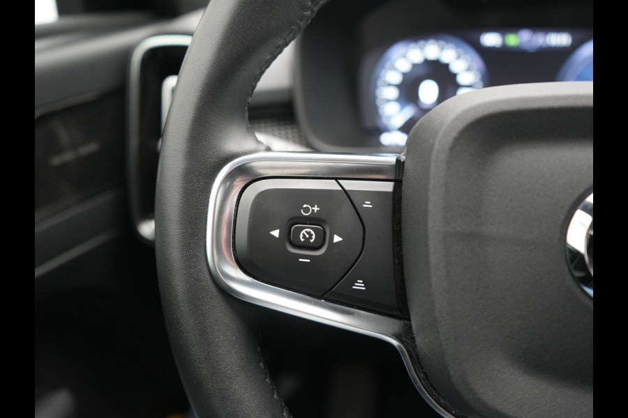 Volvo XC40 T5 Ultimate Dark PHEV 262pk Dealer O.H | SOH 89,2% | Trekhaak Af Fabriek | Panodak | Adaptive Cruise | 360 Camera | Harman / Kardon | Alcantara Sportstoelen Memory & Verwarmd | Stuur Verwarmd | Blis | Keyless | Apple Carplay | Navigatie | DAB | 19"L.M | Plug In Hybrid |