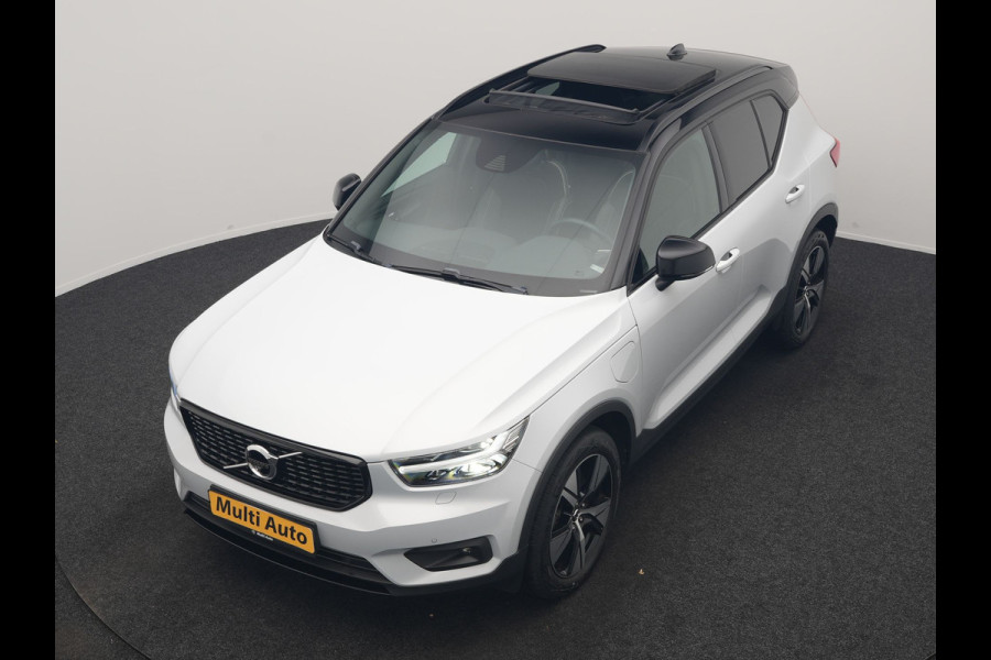 Volvo XC40 T5 Ultimate Dark PHEV 262pk Dealer O.H | SOH 89,2% | Trekhaak Af Fabriek | Panodak | Adaptive Cruise | 360 Camera | Harman / Kardon | Alcantara Sportstoelen Memory & Verwarmd | Stuur Verwarmd | Blis | Keyless | Apple Carplay | Navigatie | DAB | 19"L.M | Plug In Hybrid |