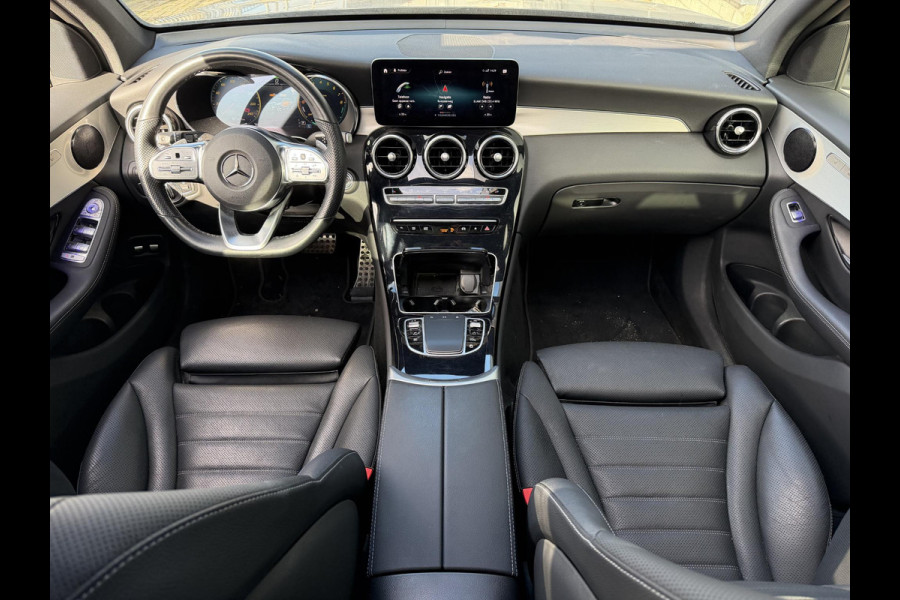 Mercedes-Benz GLC 300e 4MATIC AMG Line 20"/Panoramadak/Trekhaak/Leder/Stoelverwarming + ventilatie/Keyless/Treeplanken/Apple Carplay & Android Auto/Alarm
