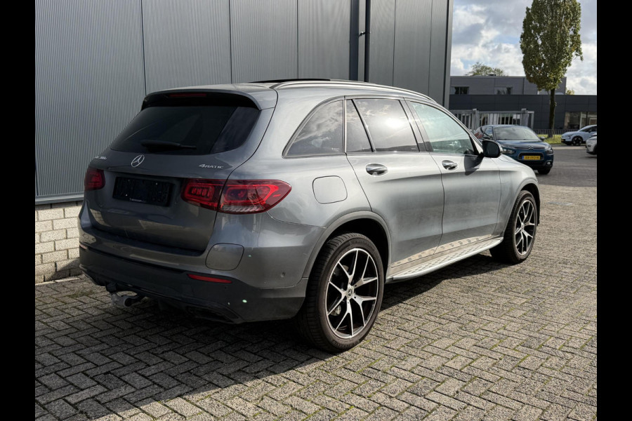 Mercedes-Benz GLC 300e 4MATIC AMG Line 20"/Panoramadak/Trekhaak/Leder/Stoelverwarming + ventilatie/Keyless/Treeplanken/Apple Carplay & Android Auto/Alarm