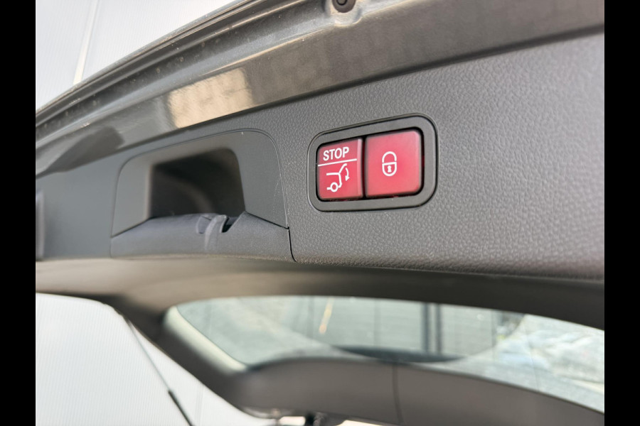 Mercedes-Benz GLC 300e 4MATIC AMG Line 20"/Panoramadak/Trekhaak/Leder/Stoelverwarming + ventilatie/Keyless/Treeplanken/Apple Carplay & Android Auto/Alarm