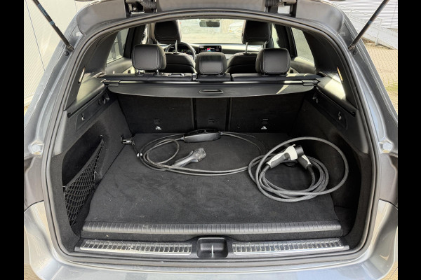 Mercedes-Benz GLC 300e 4MATIC AMG Line 20"/Panoramadak/Trekhaak/Leder/Stoelverwarming + ventilatie/Keyless/Treeplanken/Apple Carplay & Android Auto/Alarm