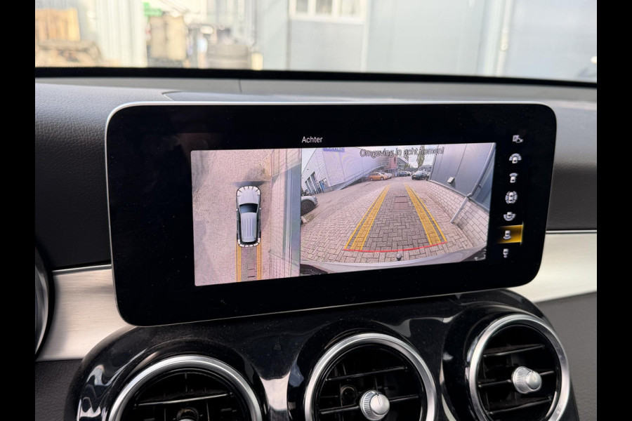Mercedes-Benz GLC 300e 4MATIC AMG Line 20"/Panoramadak/Trekhaak/Leder/Stoelverwarming + ventilatie/Keyless/Treeplanken/Apple Carplay & Android Auto/Alarm
