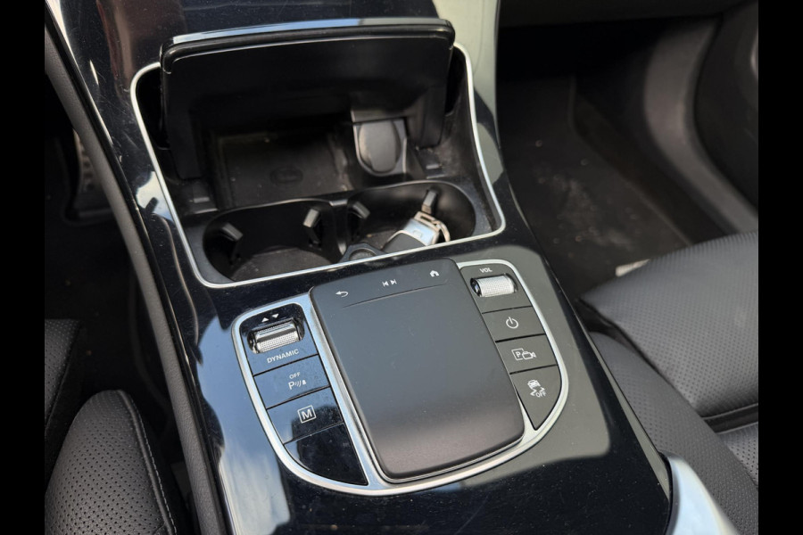 Mercedes-Benz GLC 300e 4MATIC AMG Line 20"/Panoramadak/Trekhaak/Leder/Stoelverwarming + ventilatie/Keyless/Treeplanken/Apple Carplay & Android Auto/Alarm