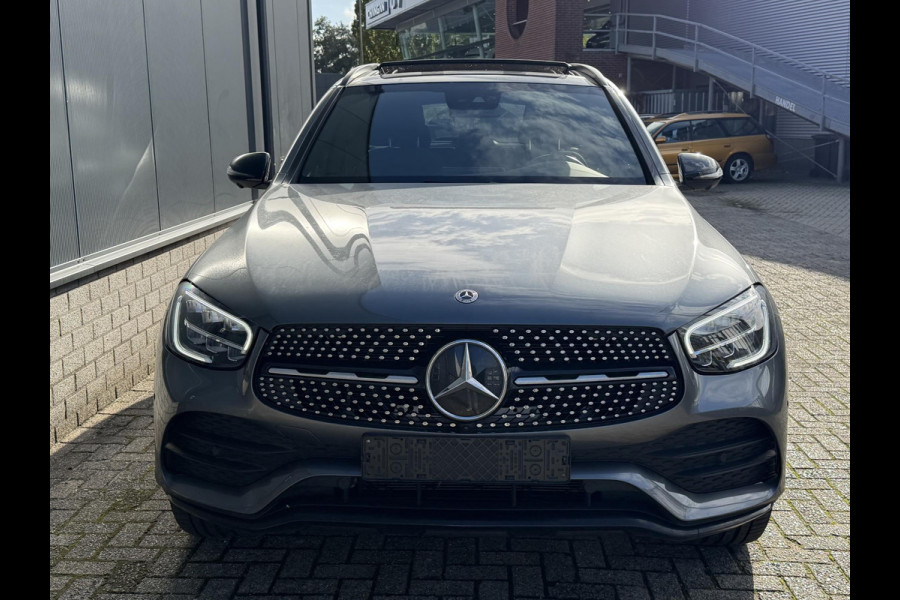 Mercedes-Benz GLC 300e 4MATIC AMG Line 20"/Panoramadak/Trekhaak/Leder/Stoelverwarming + ventilatie/Keyless/Treeplanken/Apple Carplay & Android Auto/Alarm