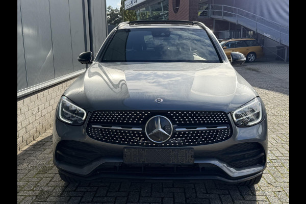 Mercedes-Benz GLC 300e 4MATIC AMG Line 20"/Panoramadak/Trekhaak/Leder/Stoelverwarming + ventilatie/Keyless/Treeplanken/Apple Carplay & Android Auto/Alarm