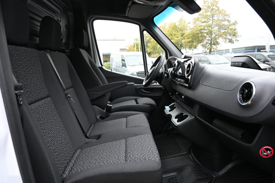Mercedes-Benz Sprinter 317 CDI L2H2 Pro 3500 KG trekhaak, LED, Geveerde stoel