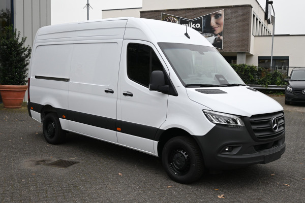 Mercedes-Benz Sprinter 317 CDI L2H2 Pro 3500 KG trekhaak, LED, Geveerde stoel