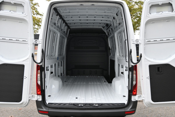 Mercedes-Benz Sprinter 317 CDI L2H2 Pro 3500 KG trekhaak, LED, Geveerde stoel