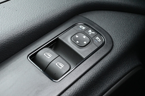 Mercedes-Benz Sprinter 317 CDI L2H2 Pro 3500 KG trekhaak, LED, Geveerde stoel