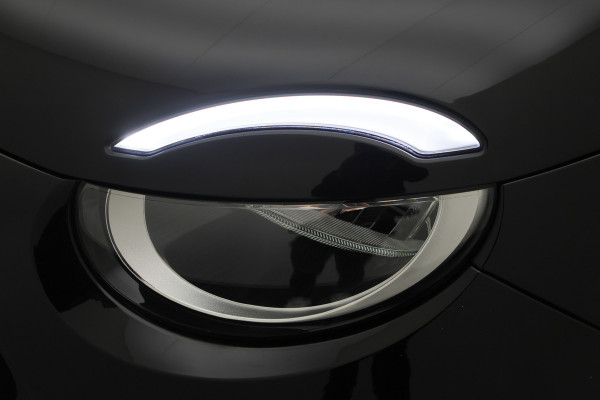 Fiat 500E Icon 42 kWh SOH 96,4%, Virtual Cockpit, Apple Carplay, Cruise, Rijstrooksensor, DAB, LED, 16''