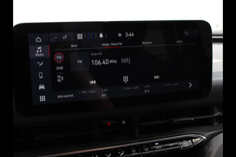 Fiat 500E Berline 42 kWh Automaat Climate control Cruise control Achteruitrijcamera Led Navigatie Apple Carplay/ Android Auto Lichtmetalen velgen Stoelverwarming