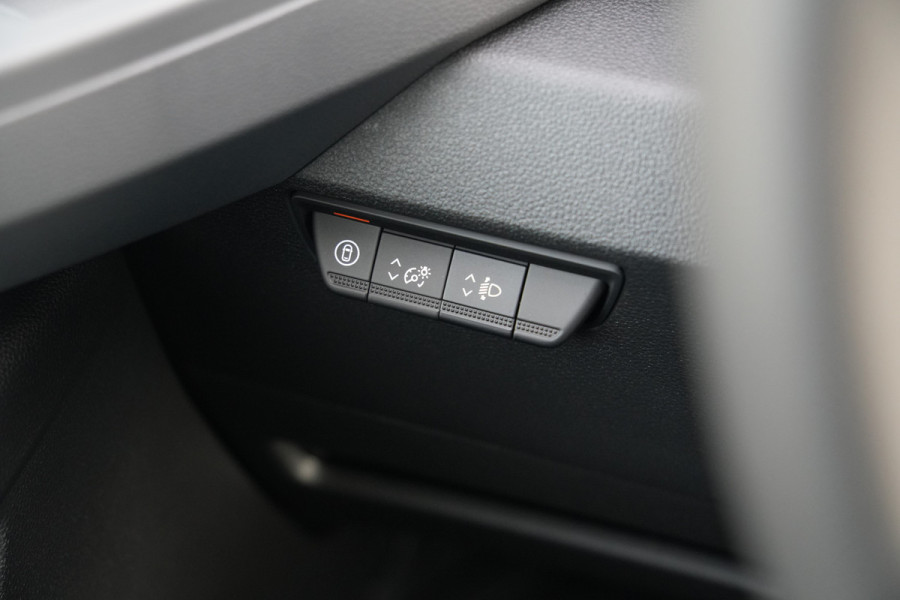 Renault Master E-Tech T35 L3H1 Advance long range 87 kWh 143pk - Stoelverwarming - PDC - Draadloos laden - Gruau opbouw - Auto Clima - Rijklaar