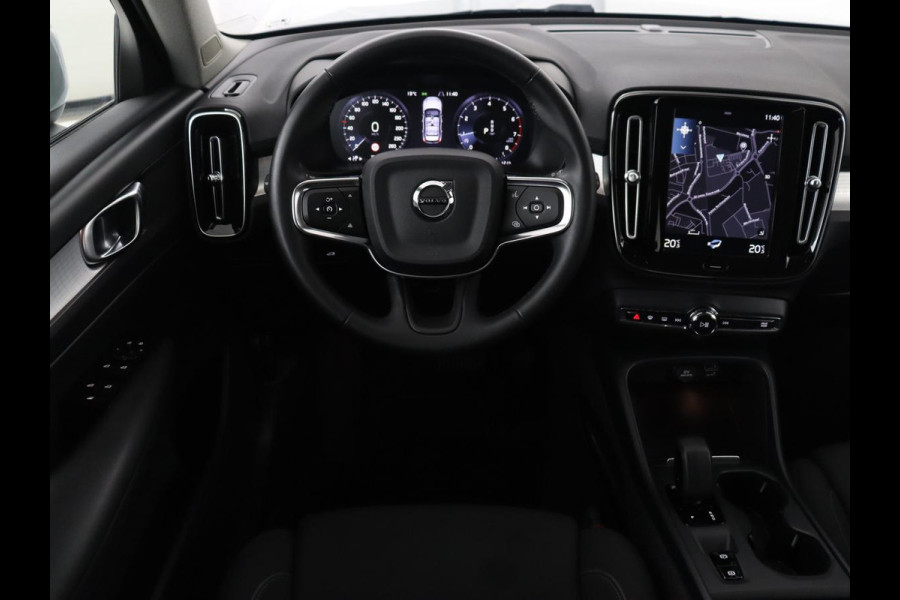 Volvo XC40 1.5 T3 Momentum Business | Glacier Silver | LED | Keyless Entry | Virtual Cockpit |