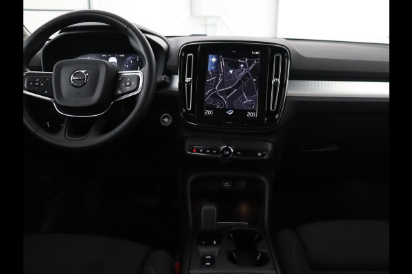 Volvo XC40 1.5 T3 Momentum Business | Glacier Silver | LED | Keyless Entry | Virtual Cockpit |