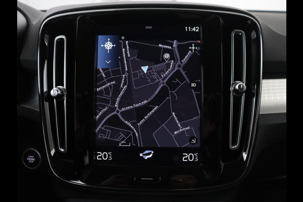 Volvo XC40 1.5 T3 Momentum Business | Glacier Silver | LED | Keyless Entry | Virtual Cockpit |