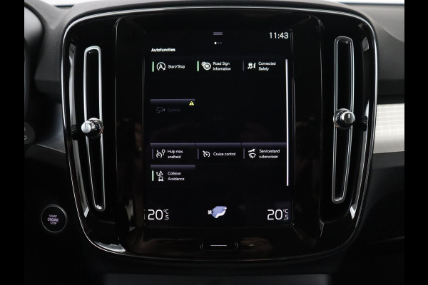 Volvo XC40 1.5 T3 Momentum Business | Glacier Silver | LED | Keyless Entry | Virtual Cockpit |