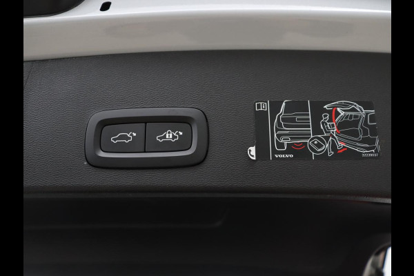 Volvo XC40 1.5 T3 Momentum Business | Glacier Silver | LED | Keyless Entry | Virtual Cockpit |