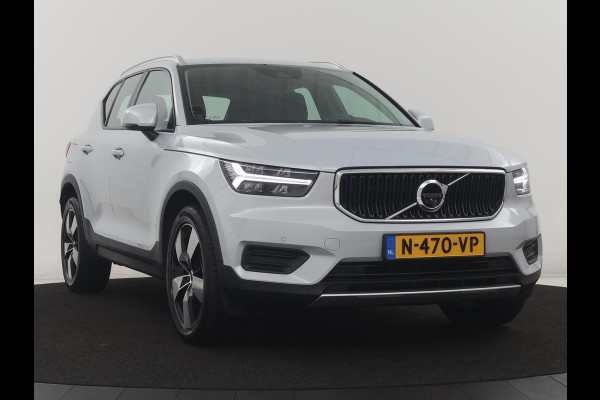 Volvo XC40 1.5 T3 Momentum Business | Glacier Silver | LED | Keyless Entry | Virtual Cockpit |