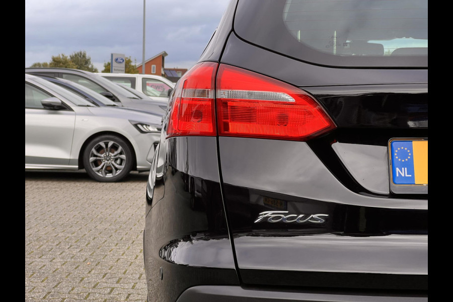 Ford FOCUS Wagon 1.5 Titanium 150 pk Automaat | Trekhaak | Navigatie | Cruise control | Voorruitverwarming | Volledig onderhouden etc.