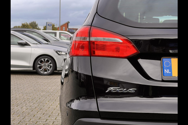 Ford FOCUS Wagon 1.5 Titanium 150 pk Automaat | Trekhaak | Navigatie | Cruise control | Voorruitverwarming | Volledig onderhouden etc.