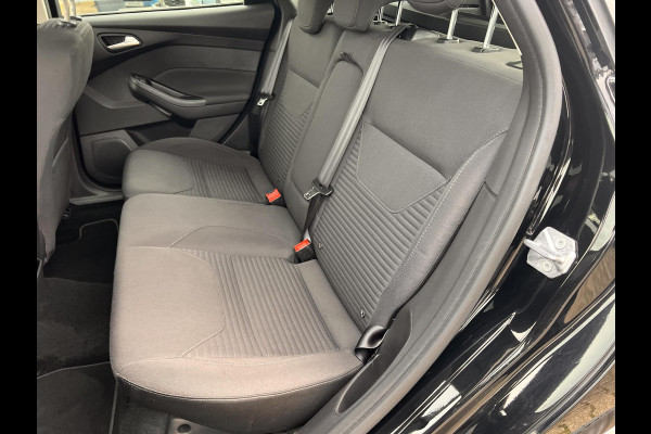 Ford FOCUS Wagon 1.5 Titanium 150 pk Automaat | Trekhaak | Navigatie | Cruise control | Voorruitverwarming | Volledig onderhouden etc.