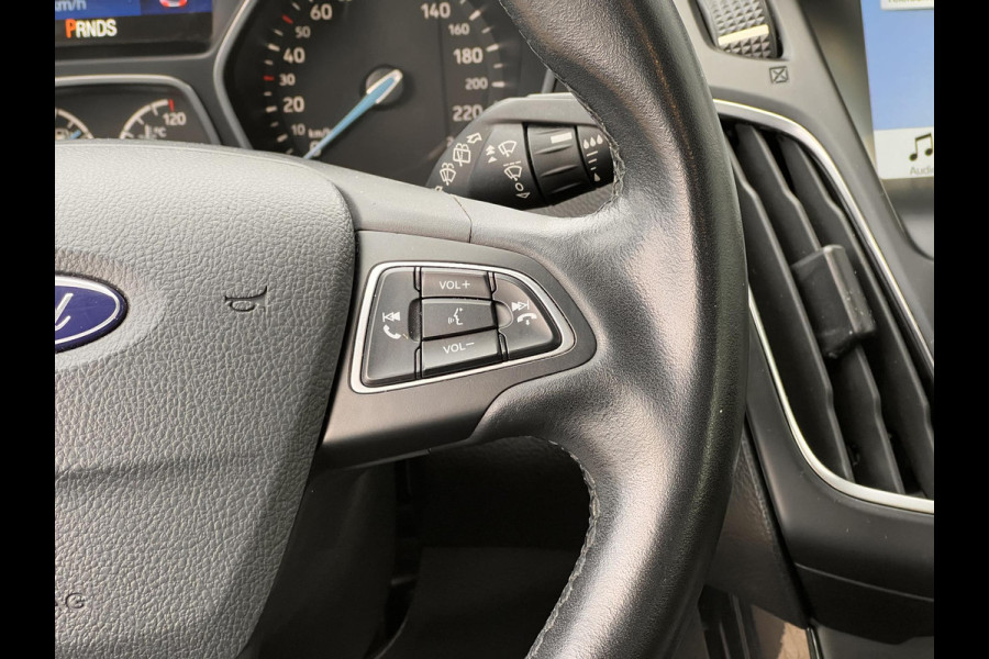 Ford FOCUS Wagon 1.5 Titanium 150 pk Automaat | Trekhaak | Navigatie | Cruise control | Voorruitverwarming | Volledig onderhouden etc.
