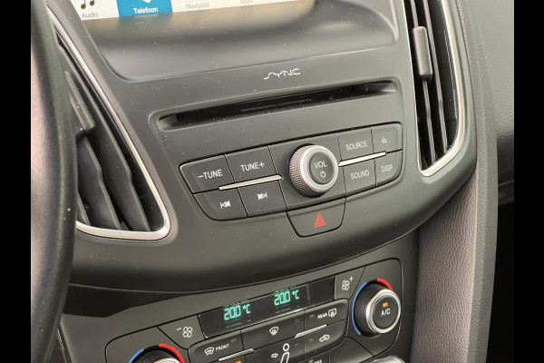 Ford FOCUS Wagon 1.5 Titanium 150 pk Automaat | Trekhaak | Navigatie | Cruise control | Voorruitverwarming | Volledig onderhouden etc.