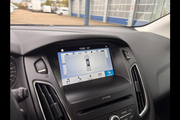 Ford FOCUS Wagon 1.5 Titanium 150 pk Automaat | Trekhaak | Navigatie | Cruise control | Voorruitverwarming | Volledig onderhouden etc.