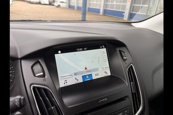 Ford FOCUS Wagon 1.5 Titanium 150 pk Automaat | Trekhaak | Navigatie | Cruise control | Voorruitverwarming | Volledig onderhouden etc.