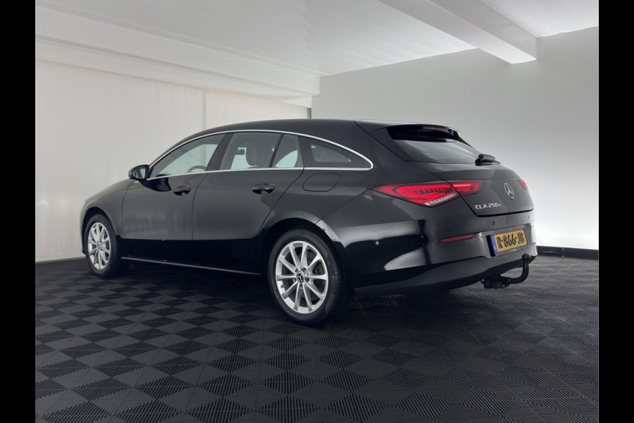 Mercedes-Benz CLA-Klasse Shooting Brake 250 e Business Line (Plug-in) (INCL.BTW) Aut. *LEATHER-FABRIC | FULL-LED | HEATED-COMFORTSEATS | DIGI-COCKPIT | DAB+ | NAVI-FULLMAP | CAMERA | SHIFTPADDLES | 17''ALU | TOWBAR*