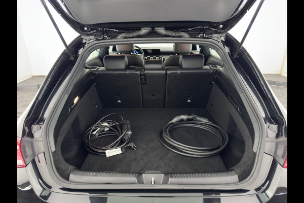 Mercedes-Benz CLA-Klasse Shooting Brake 250 e Business Line (Plug-in) (INCL.BTW) Aut. *LEATHER-FABRIC | FULL-LED | HEATED-COMFORTSEATS | DIGI-COCKPIT | DAB+ | NAVI-FULLMAP | CAMERA | SHIFTPADDLES | 17''ALU | TOWBAR*