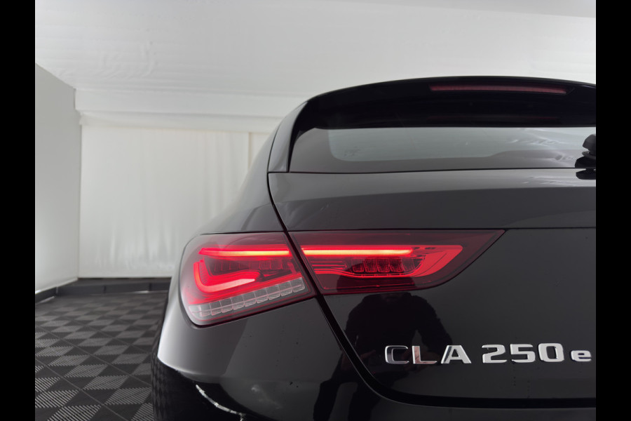Mercedes-Benz CLA-Klasse Shooting Brake 250 e Business Line (Plug-in) (INCL.BTW) Aut. *LEATHER-FABRIC | FULL-LED | HEATED-COMFORTSEATS | DIGI-COCKPIT | DAB+ | NAVI-FULLMAP | CAMERA | SHIFTPADDLES | 17''ALU | TOWBAR*