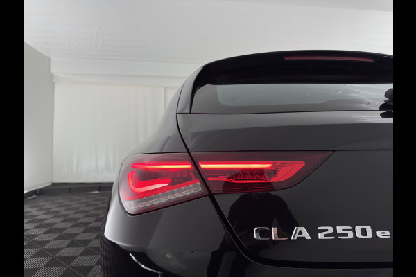 Mercedes-Benz CLA-Klasse Shooting Brake 250 e Business Line (Plug-in) (INCL.BTW) Aut. *LEATHER-FABRIC | FULL-LED | HEATED-COMFORTSEATS | DIGI-COCKPIT | DAB+ | NAVI-FULLMAP | CAMERA | SHIFTPADDLES | 17''ALU | TOWBAR*