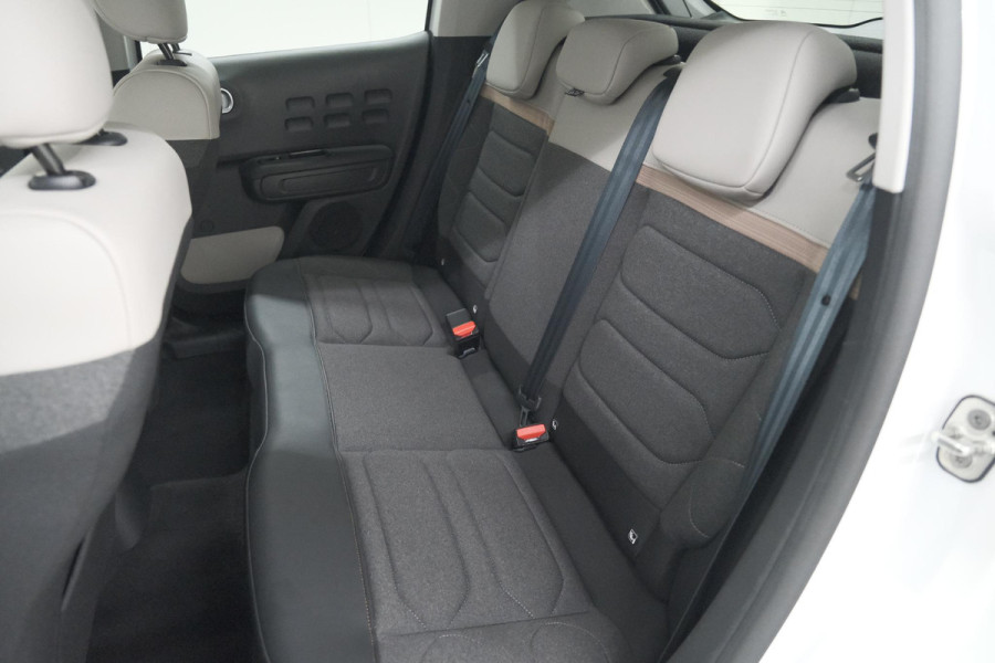 Citroën C3 PureTech 82 Shine | Camera | Parkeersensoren | Navigatie | Apple Carplay