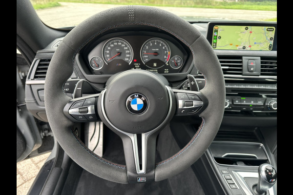 BMW M4 CS Aut. *CERAMIC-BRAKES | HEAD-UP | FULL-LED | CARBON-PACK | LEATHER-MICROFIBRE | HEATED-SPORTSEATS | HIFI-SOUND | CAMERA | NAVI-FULLMAP | 19&20''ALU | ECC | PDC*