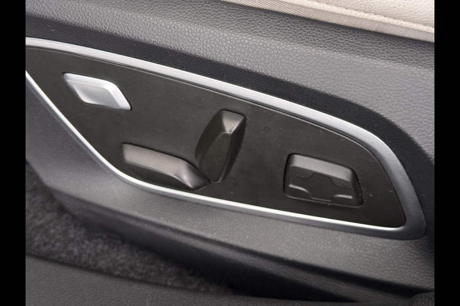 Renault Mégane E-Tech EV60 Optimum Charge Iconic DIRECT LEVERBAAR | ONDERHOUD GEHAD | SOH 93.5% | HARMAN/KARDON AUDIO | ADD. CRUISE | DODEHOEK | LEER | STOEL + STUURVERWARMING | 20 INCH |
