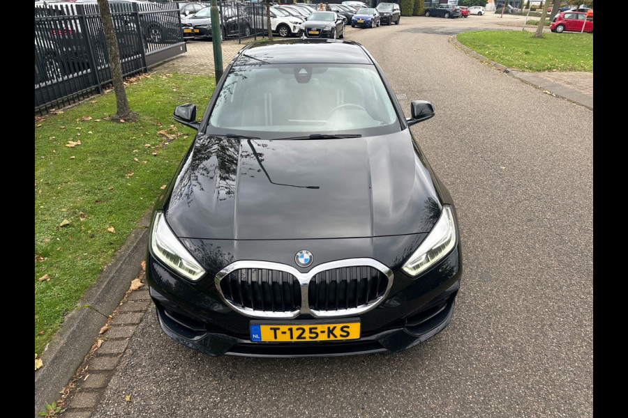 BMW 1-serie 118i Automaat 136PK Comfort Pack Sport Line Parking assist Clima Navi 17LM