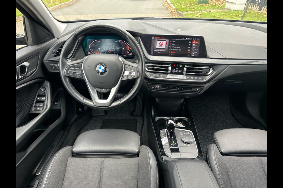 BMW 1-serie 118i Automaat 136PK Comfort Pack Sport Line Parking assist Clima Navi 17LM