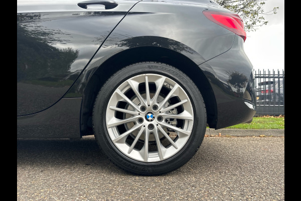 BMW 1-serie 118i Automaat 136PK Comfort Pack Sport Line Parking assist Clima Navi 17LM