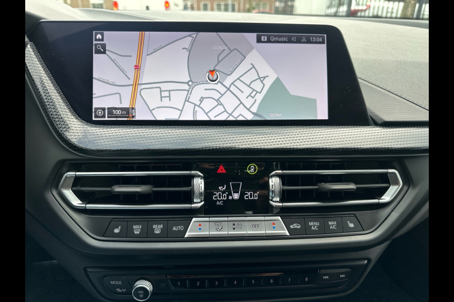 BMW 1-serie 118i Automaat 136PK Comfort Pack Sport Line Parking assist Clima Navi 17LM