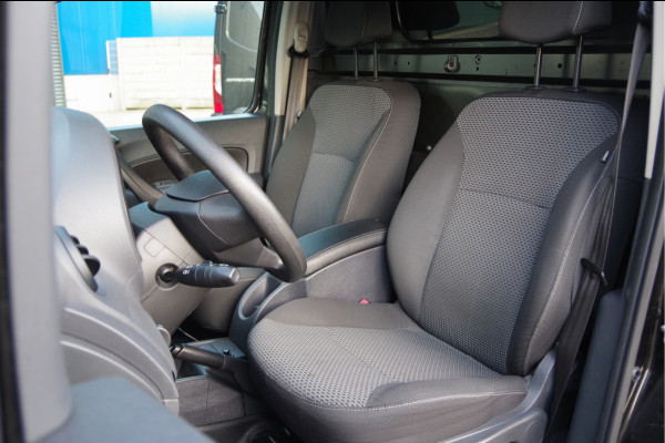 Mercedes-Benz Citan 112 AUT. BENZINE, STOELVERWARMING, AIRCO, PARKEERSENSOREN, BLUETOOTH