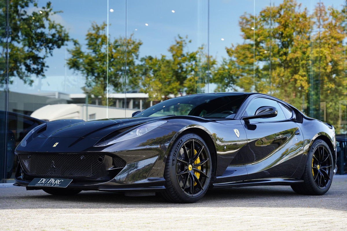 Ferrari 812 6.5 V12 Superfast HELE / Carbon / Lift / Passenger Display / Leder Nero